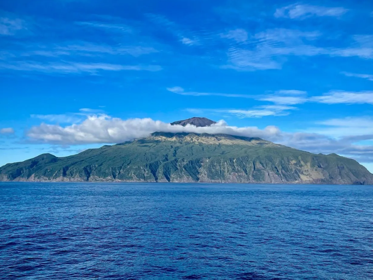 Tristan-da-Cunha-Remotest-Island-Adventure-Andy-Schofield
